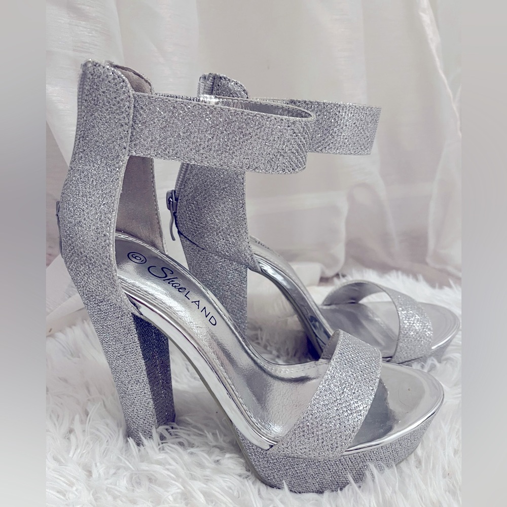 ShoeLand Open Toe Ankle Strap Chunky Platform Heel Sandal *Size 6* Silver